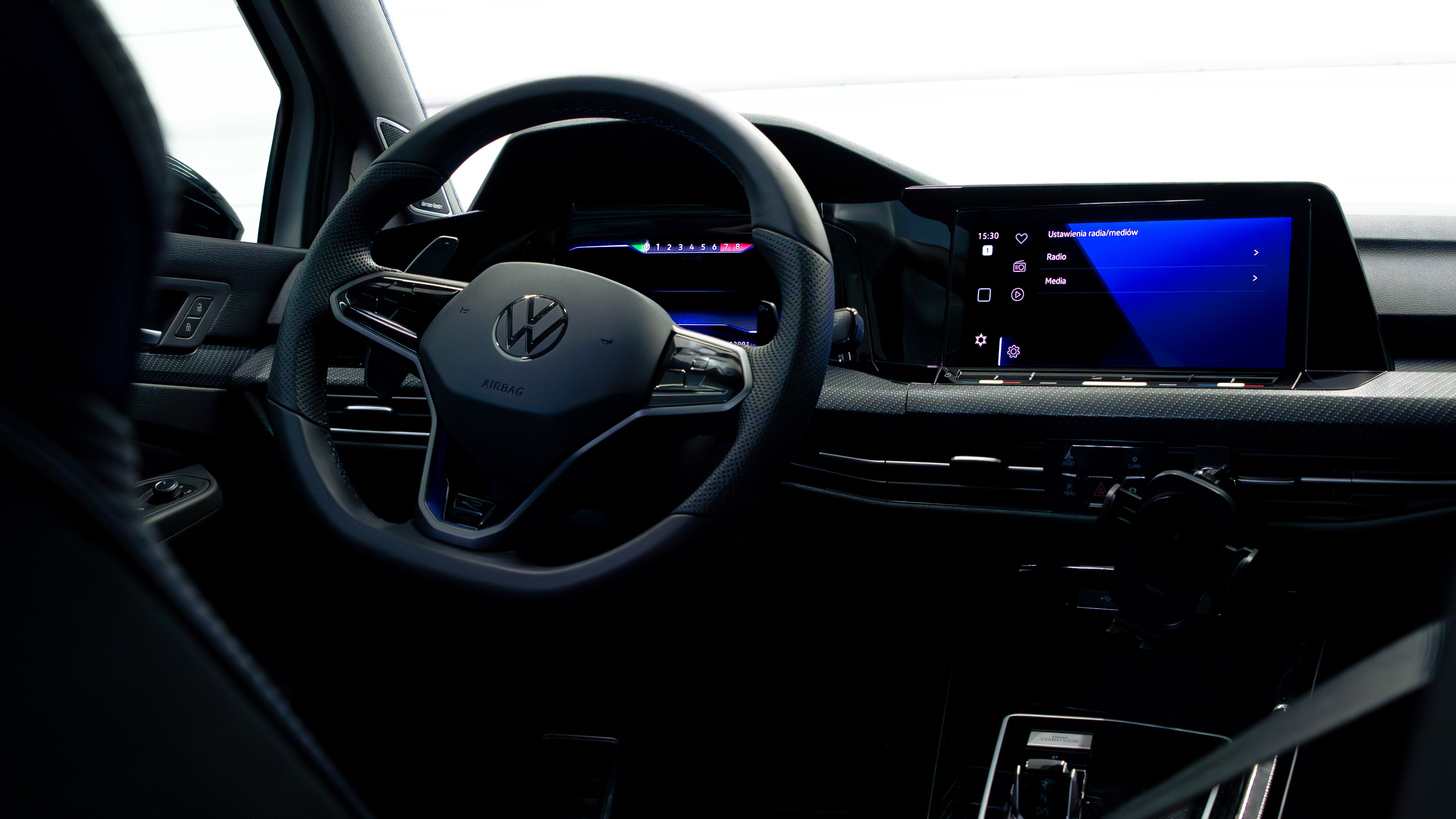 Golf 8 R wnętrze