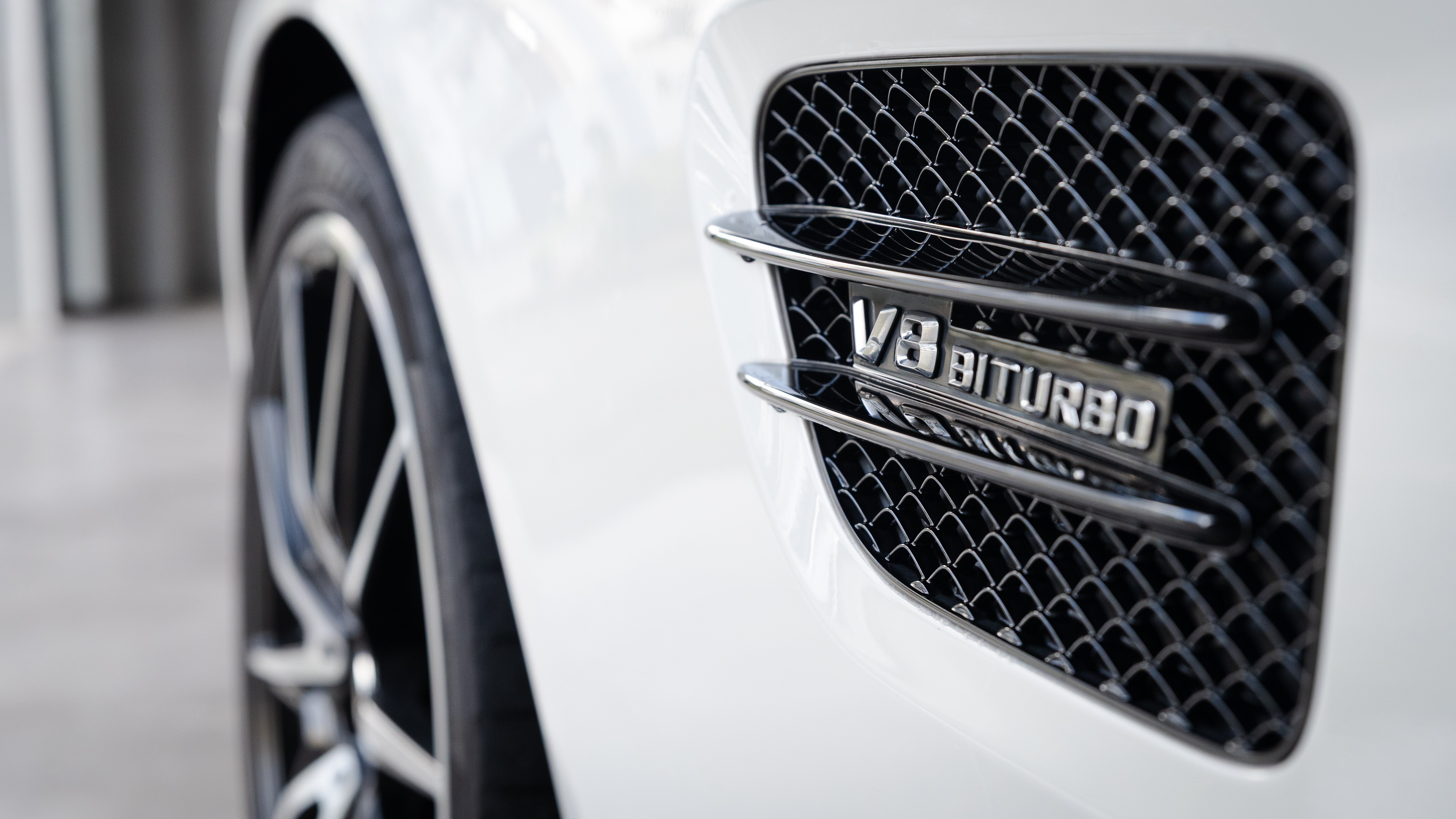 v8 biturbo